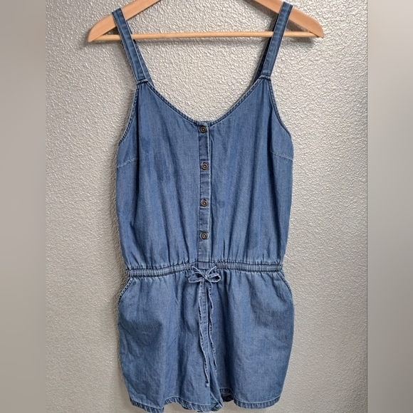 NWT Old Navy Chambray Romper    Size S/P - Picture 1 of 6